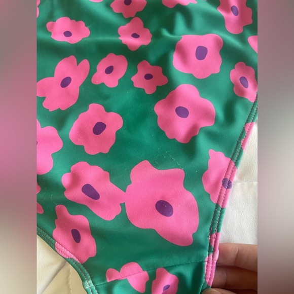 Pink lily cut out one piece - Picture 6 of 6